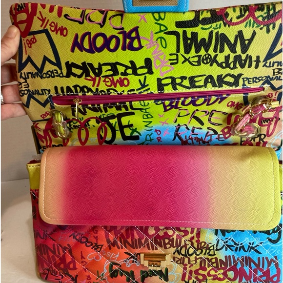 NWT Caleesa Vegan Graffiti Purse - Picture 10 of 11